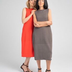 Two Natural Wool Dresses ZenMe - Black and Taupe